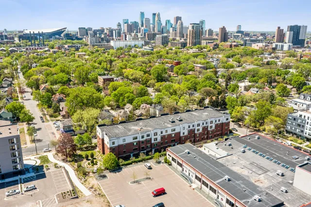 $279,500 | 619 Southeast 8th Street, Unit 303, Minneapolis, MN 55414