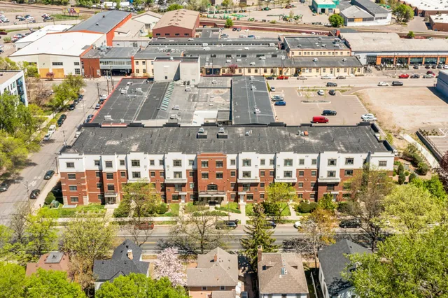 $279,500 | 619 Southeast 8th Street, Unit 303, Minneapolis, MN 55414