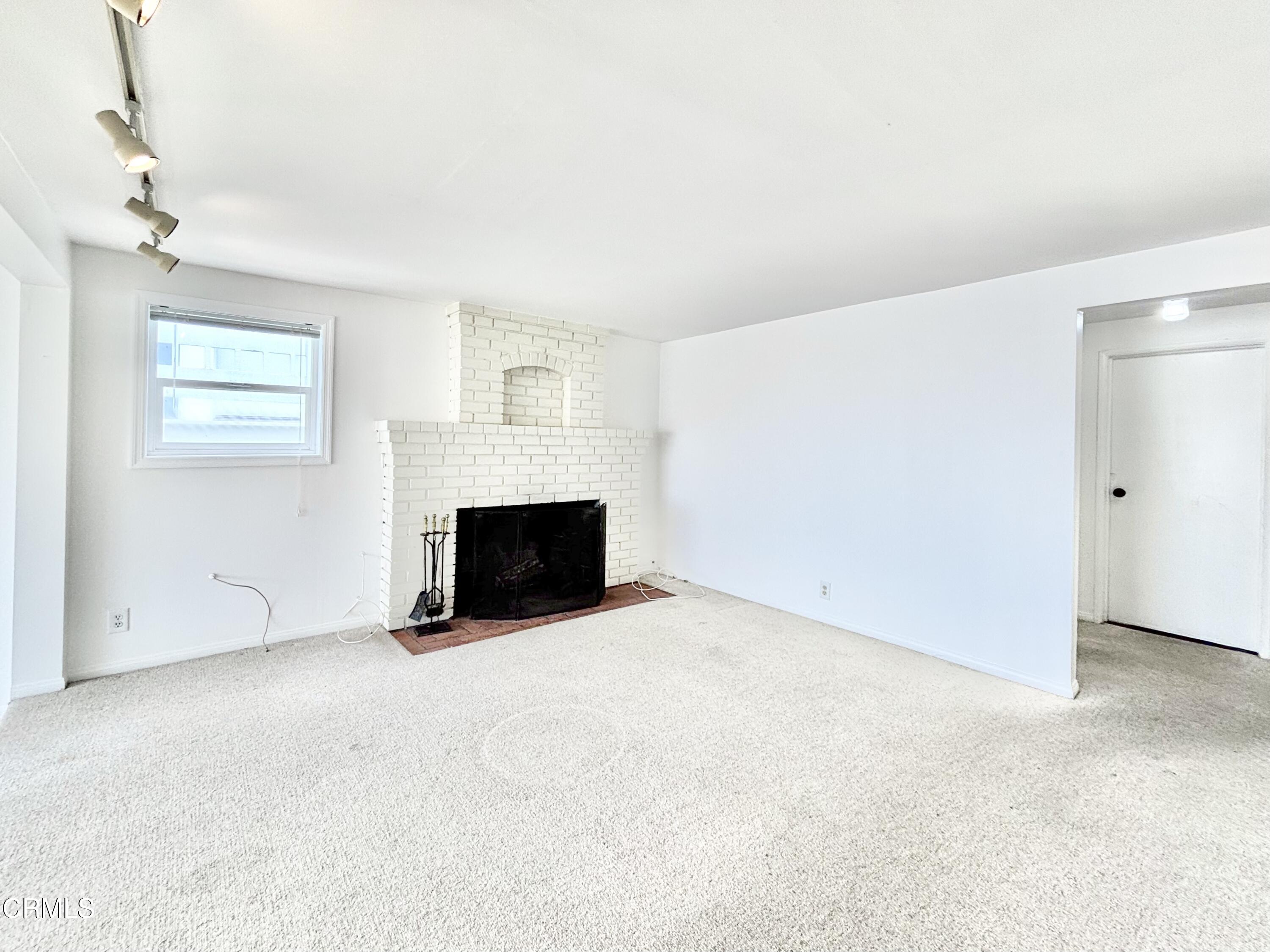 4029 Ocean Drive Oxnard, CA 93035 - Photo 15 of 20 an empty room with windows