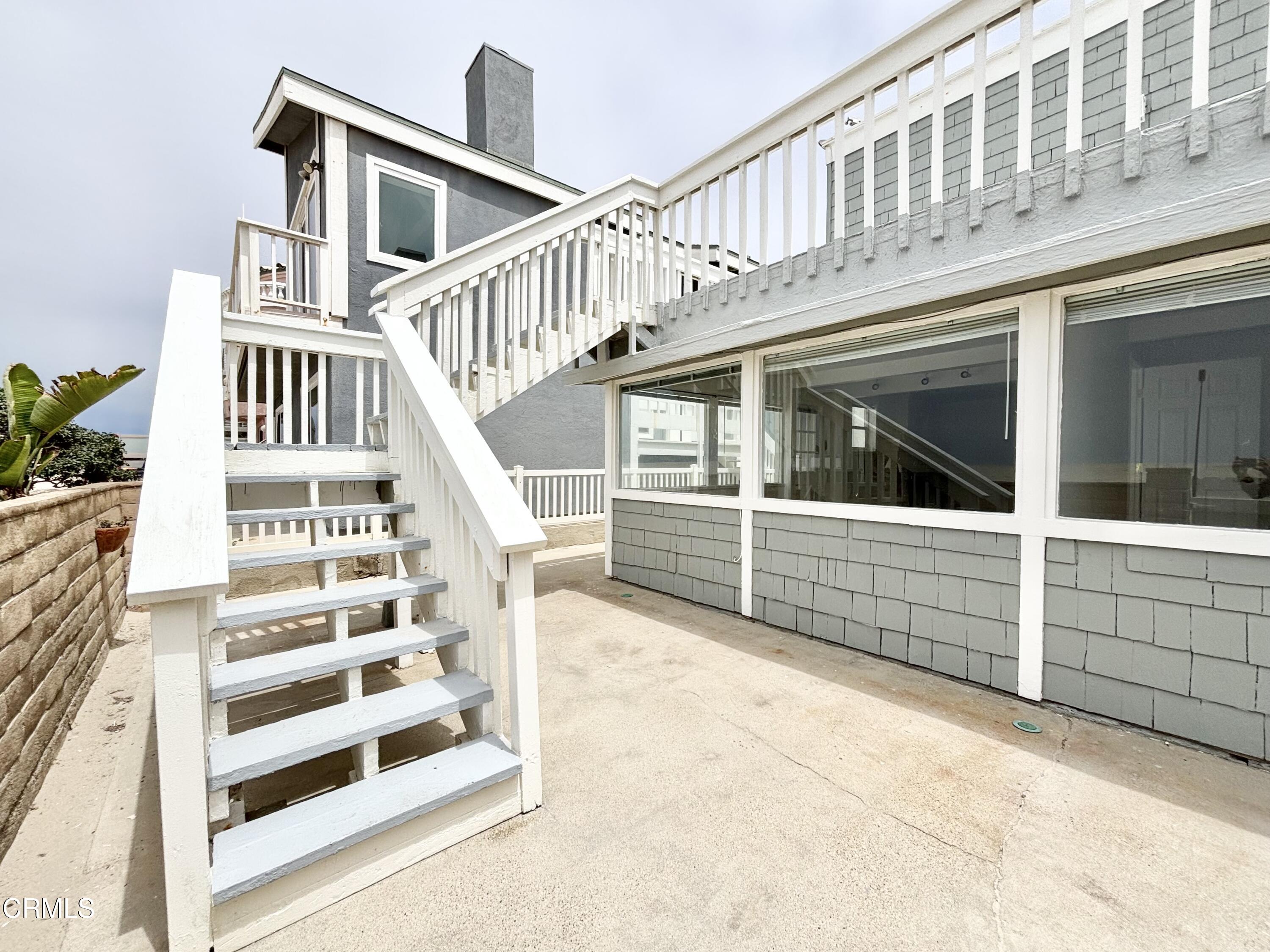 4029 Ocean Drive Oxnard, CA 93035 - Photo 19 of 20 a view of entryway with a front door
