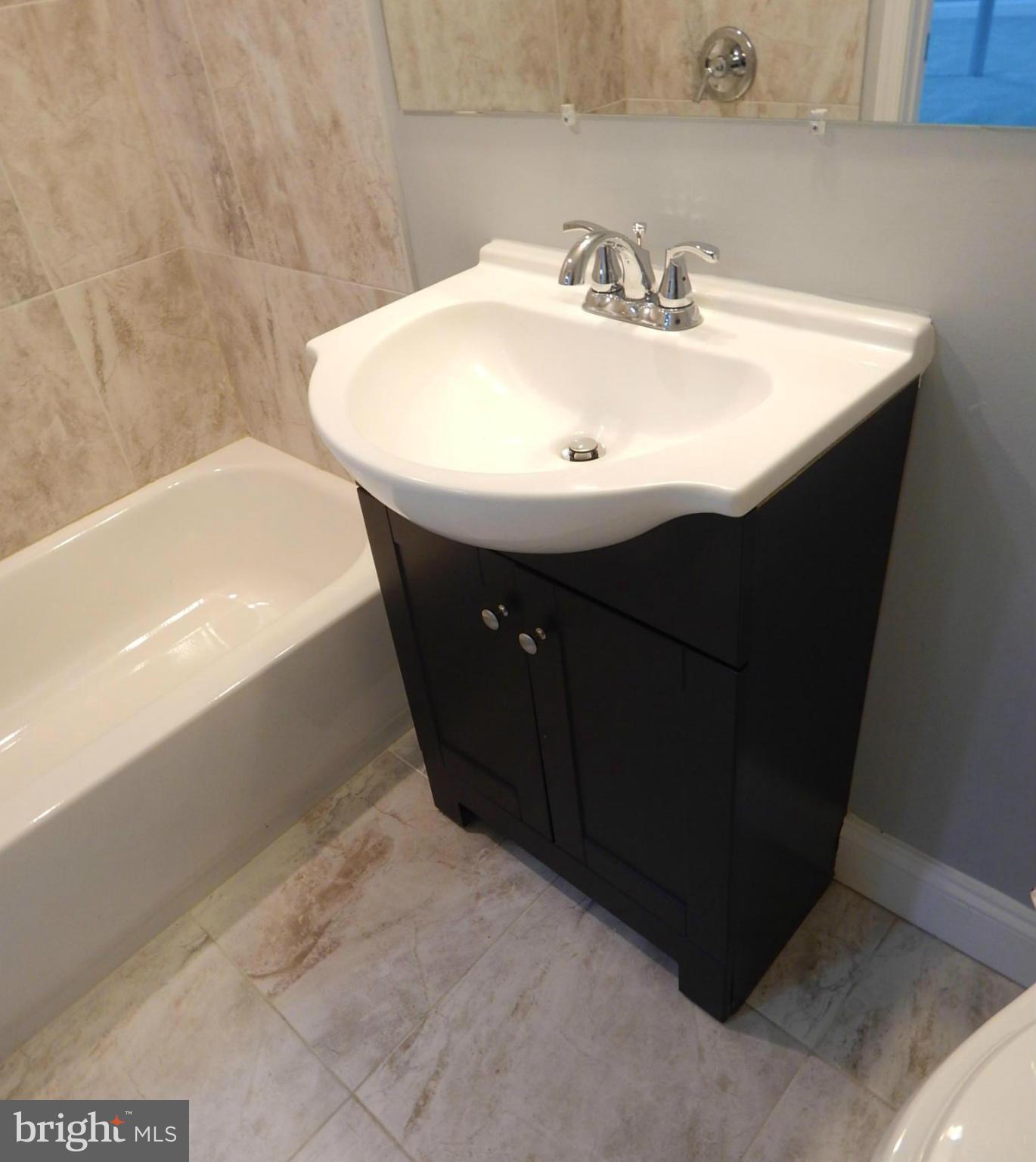 4401 Wakefield Road Baltimore, MD 21216 - Photo 22 of 29 Bath