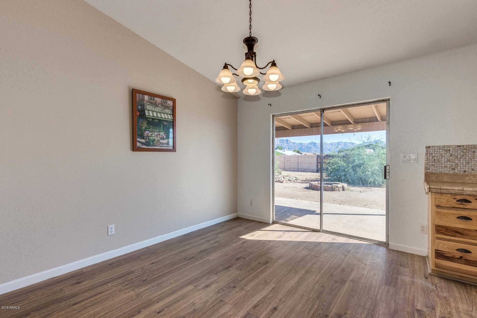 2175 South Arizona Road Apache Junction, AZ 85119 - Photo 4 of 20 Arizona Rd dining area