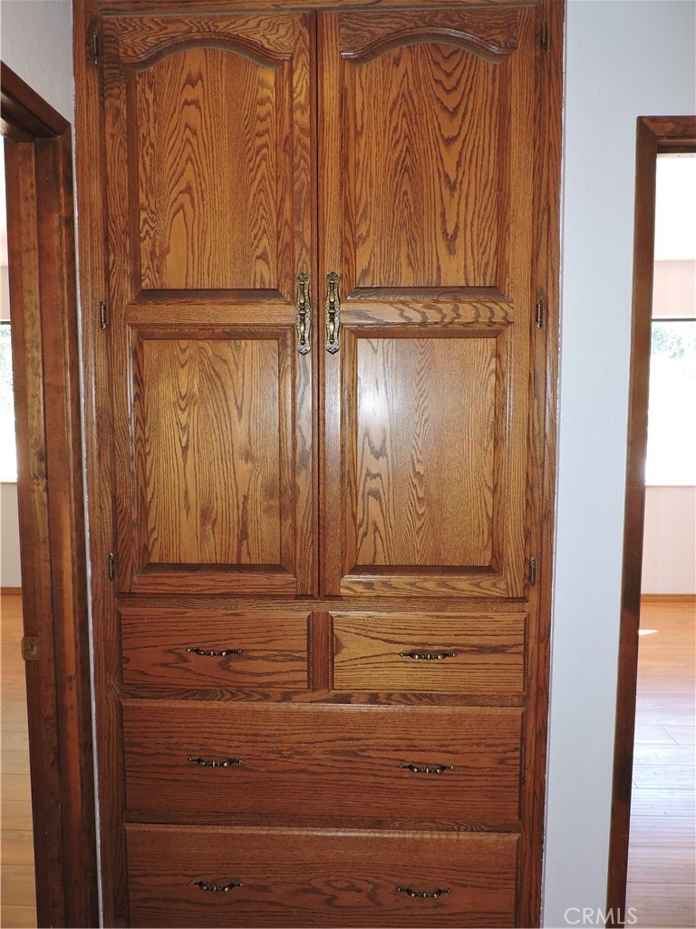 26931 Columbia Way Tehachapi, CA 93561 - Photo 43 of 49 Large Hallway Linen closet.