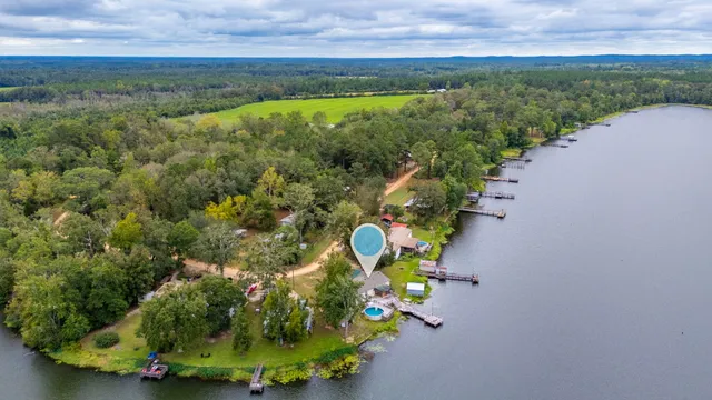 a view of a pathway with a yard