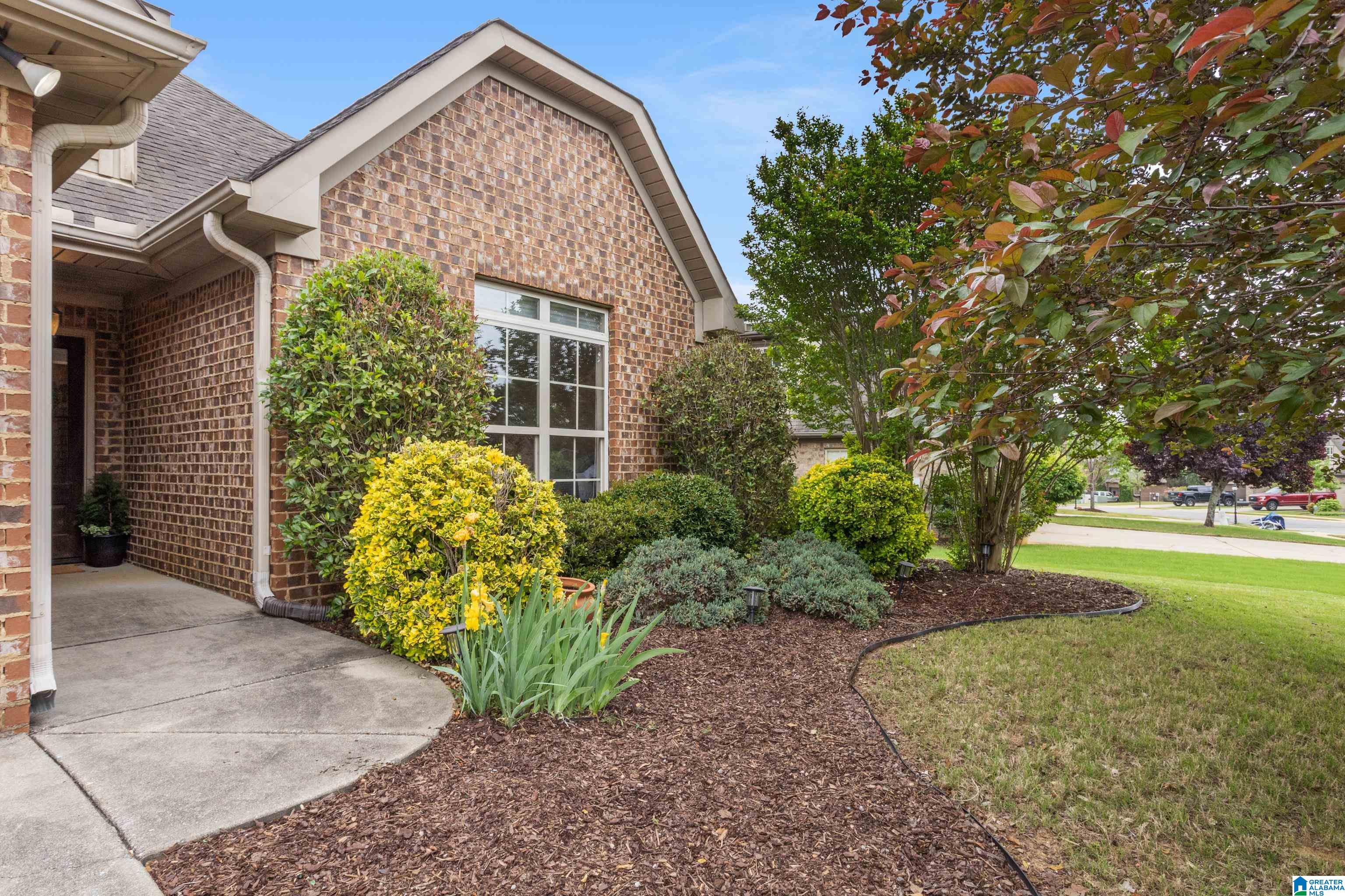 304 Lacey Avenue Alabaster, AL 35114 - Photo 2 of 43