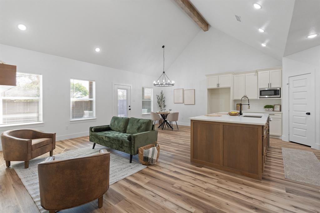 809 Tierney Road Fort Worth, TX 76112 - Photo 17 of 29 Gallery Image 17