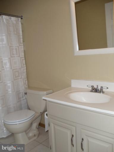 312 Pinewood Road Dundalk, MD 21222 - Photo 7 of 25 Bath