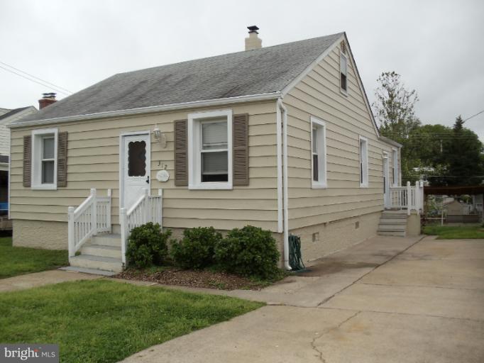 312 Pinewood Road Dundalk, MD 21222 - Photo 10 of 25 Exterior (Front)