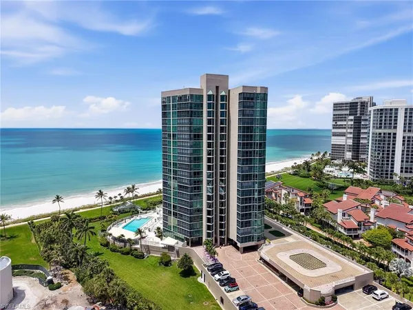 $1,399,000 | 4651 Gulf Shore Boulevard North, Unit 205, Naples, FL 34103