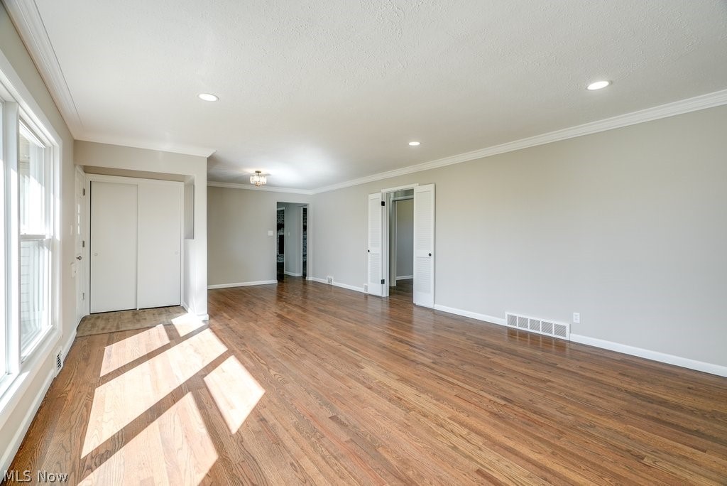 1219 Haverston Road Lyndhurst, OH 44124 - Photo 5 of 34