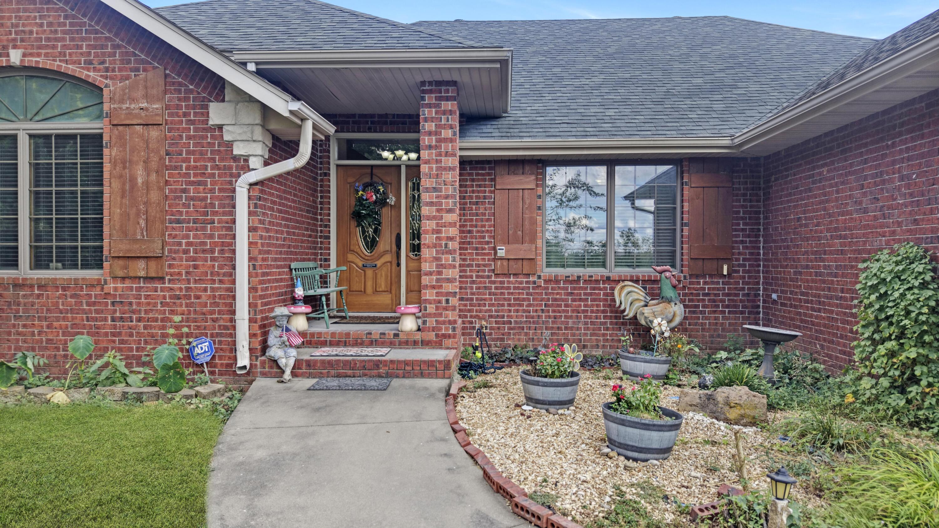 588 East Southernview Road Ozark, MO 65721 - Photo 5 of 37 Front door