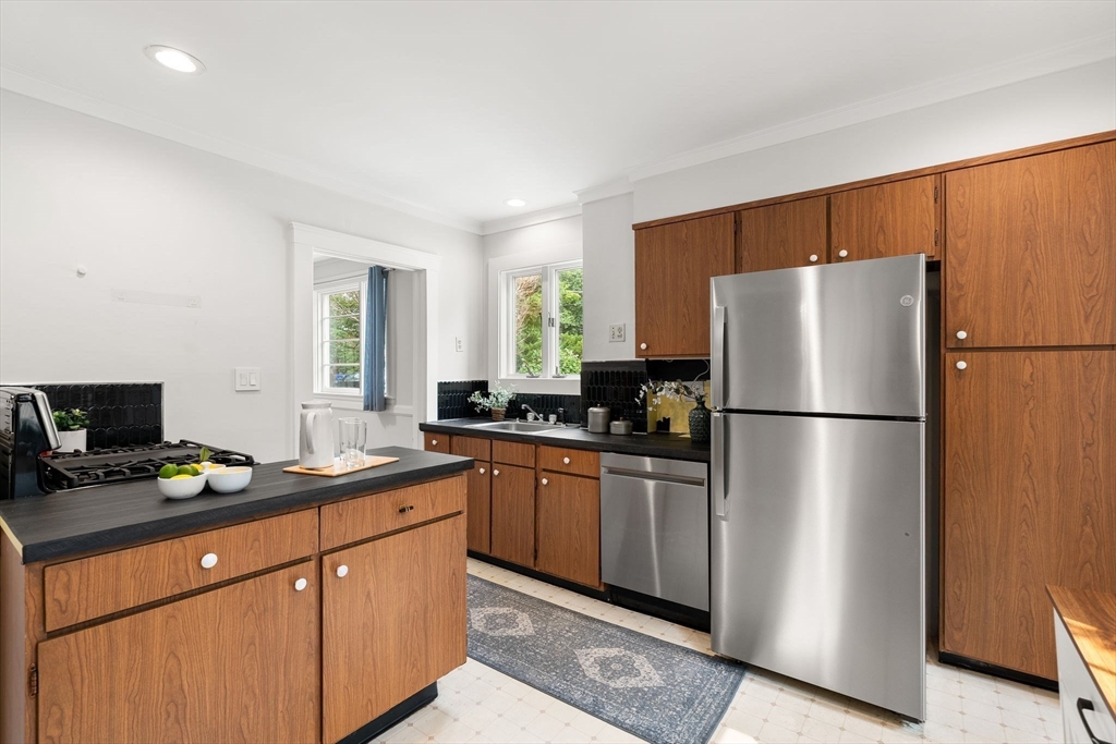 67 Ronald Road Arlington, MA 02474 - Photo 15 of 41