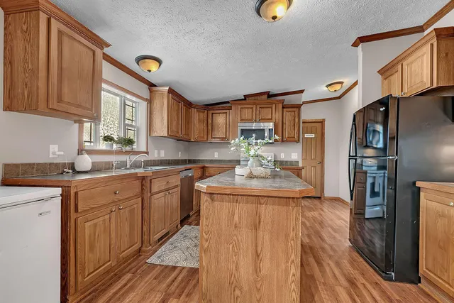 $200,000 | 27331 Honey Hill Road, Randall, MN 56475