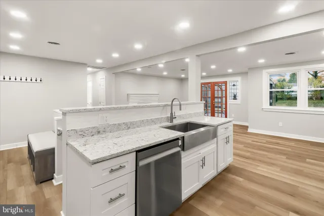 $660,000 | 6722 Seneca Drive, Columbia, MD 21046