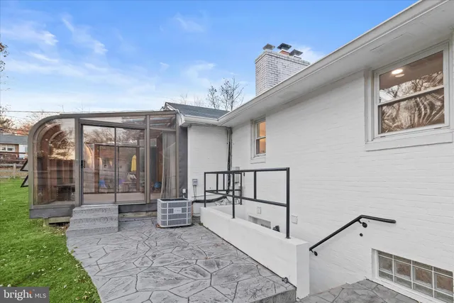 $660,000 | 6722 Seneca Drive, Columbia, MD 21046