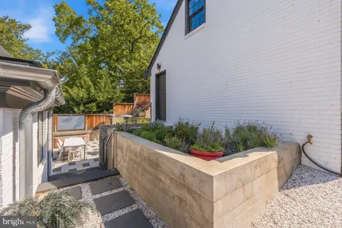 $1,750,000 | 5507 MacArthur Boulevard Northwest, Washington, DC 20016