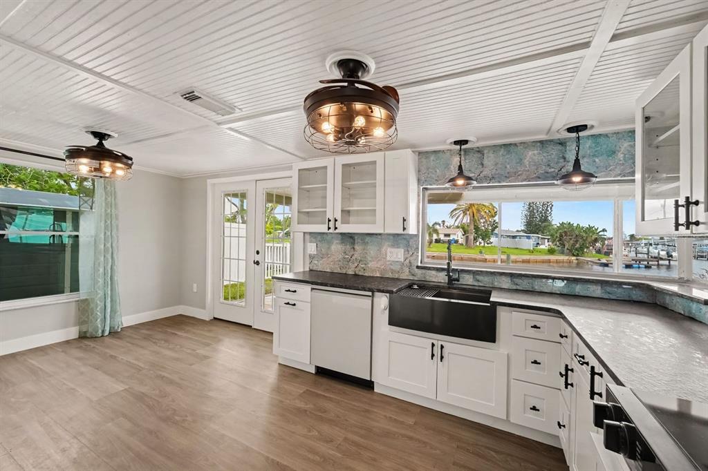 4865 Shell Stream Boulevard New Port Richey, FL 34652 - Photo 10 of 25 Gallery Image 10