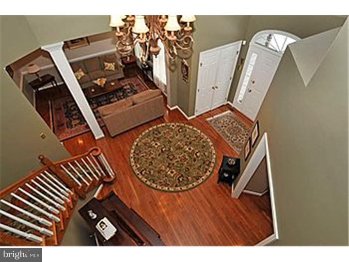 552 Exeter Court Ambler, PA 19002 - Photo 4 of 25 Foyer