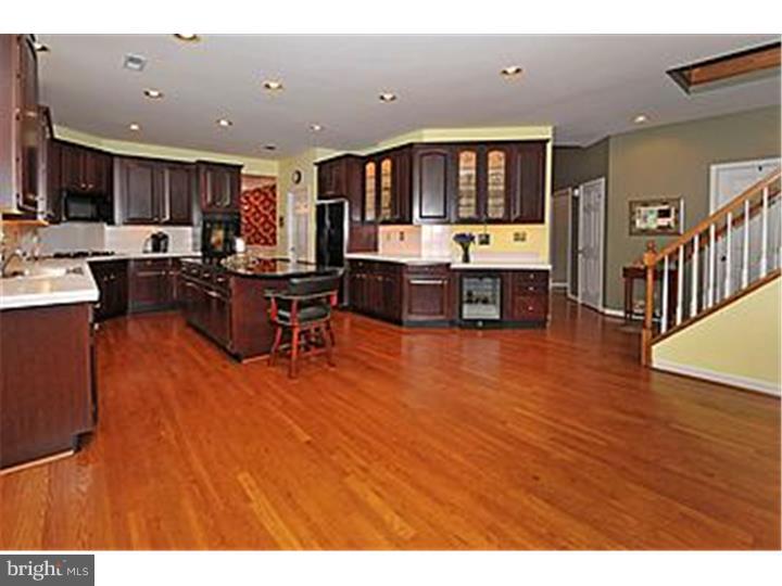 552 Exeter Court Ambler, PA 19002 - Photo 9 of 25 Kitchen