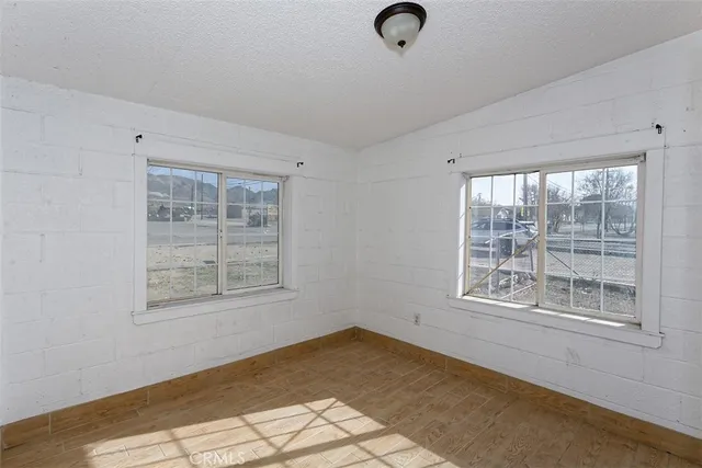 $370,000 | 19288 3rd Street, Oro Grande, CA 92368