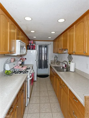 $370,000 | 19288 3rd Street, Oro Grande, CA 92368