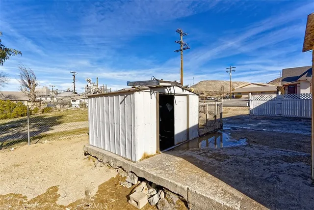 $370,000 | 19288 3rd Street, Oro Grande, CA 92368