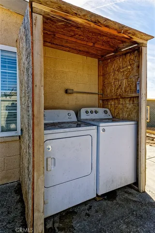 $370,000 | 19288 3rd Street, Oro Grande, CA 92368