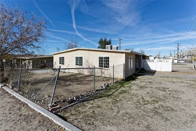 $370,000 | 19288 3rd Street, Oro Grande, CA 92368