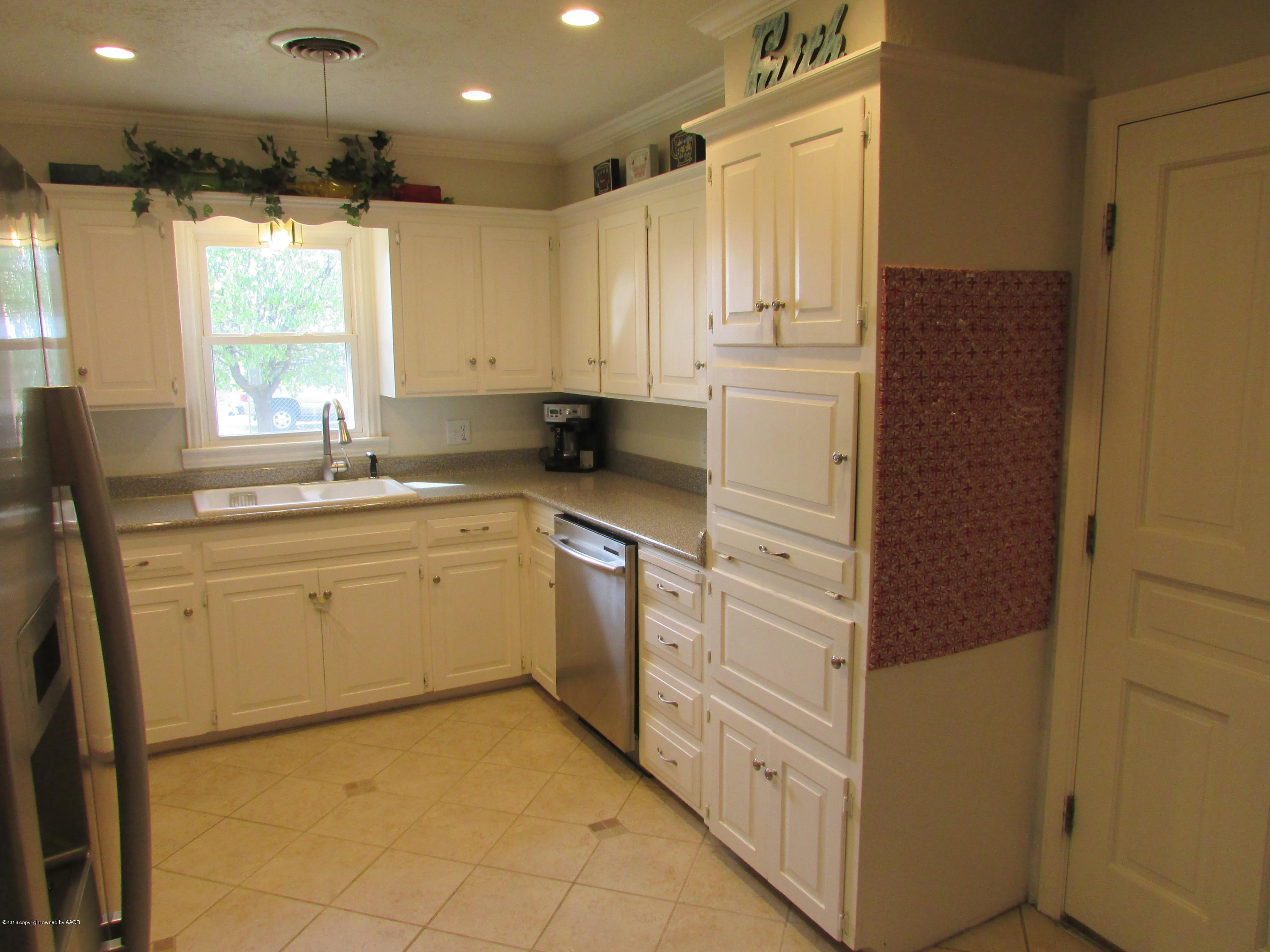 101 Rimrock Trail Amarillo, TX 79108 - Photo 3 of 33 kitchen 2