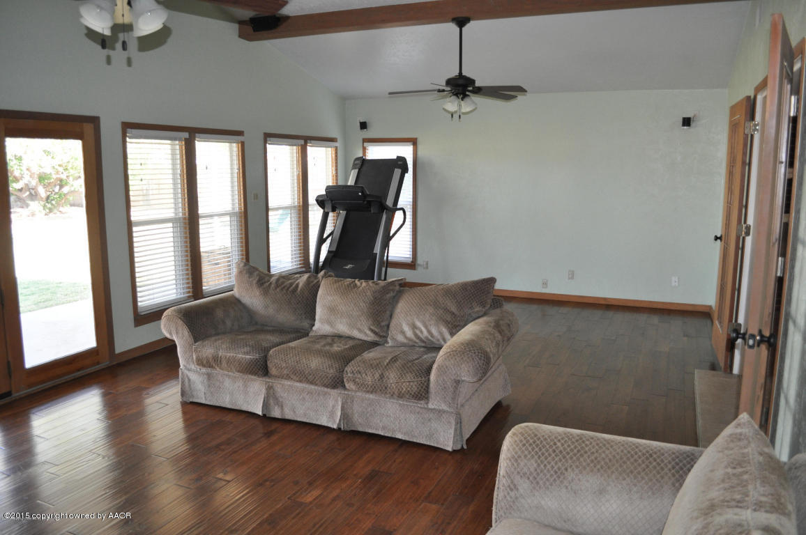 101 Rimrock Trail Amarillo, TX 79108 - Photo 10 of 33 Den alt view