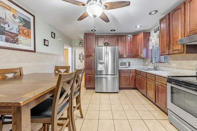 $389,900 | 5026 West Addison Street, Chicago, IL 60641