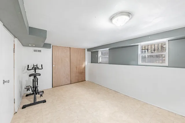 $389,900 | 5026 West Addison Street, Chicago, IL 60641