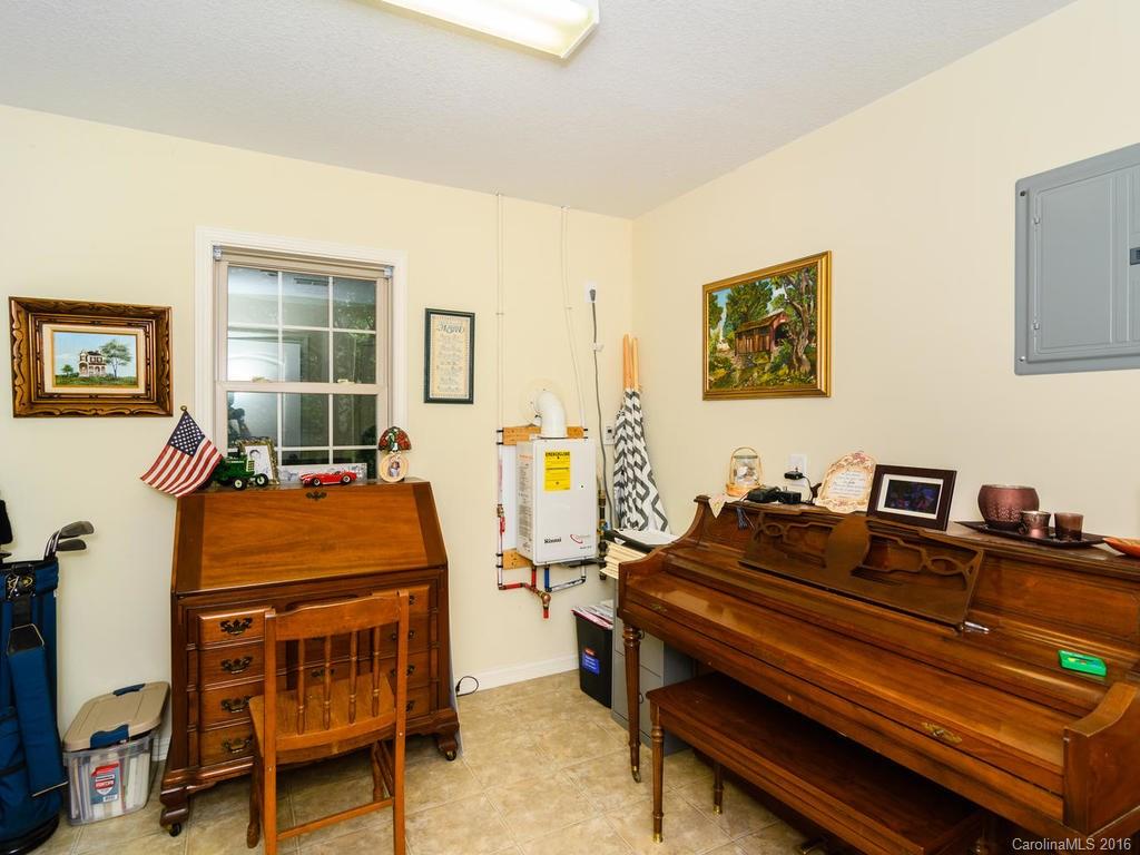 921 Burney Mountain Road Fletcher, NC 28732 - Photo 14 of 20 Gallery Image 14