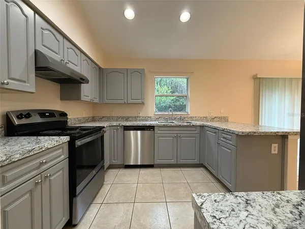 $1,950 | 972 North Fairbairn Drive, Deltona, FL 32725