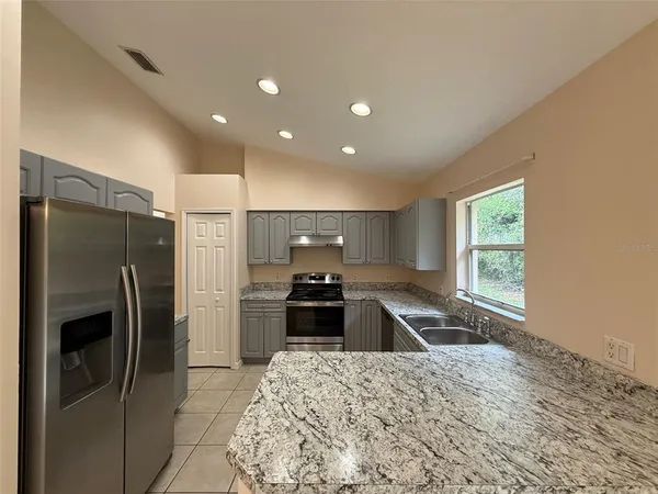 $1,950 | 972 North Fairbairn Drive, Deltona, FL 32725