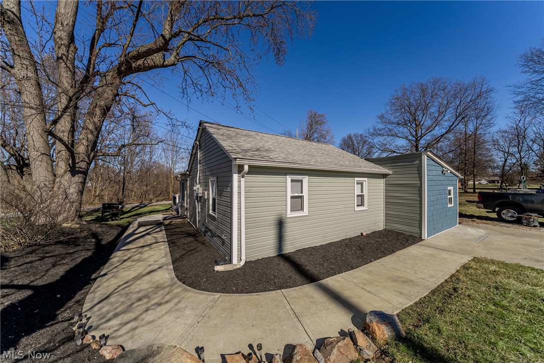 2745 Rockefeller Road Wickliffe, OH 44092 - Photo 27 of 34