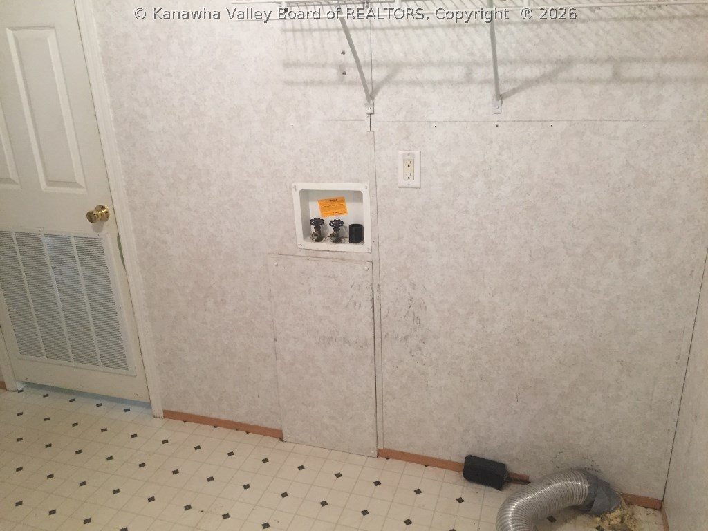 990 Raccoon Creek Road Branchland, WV 25506 - Photo 9 of 15 Gallery Image 9