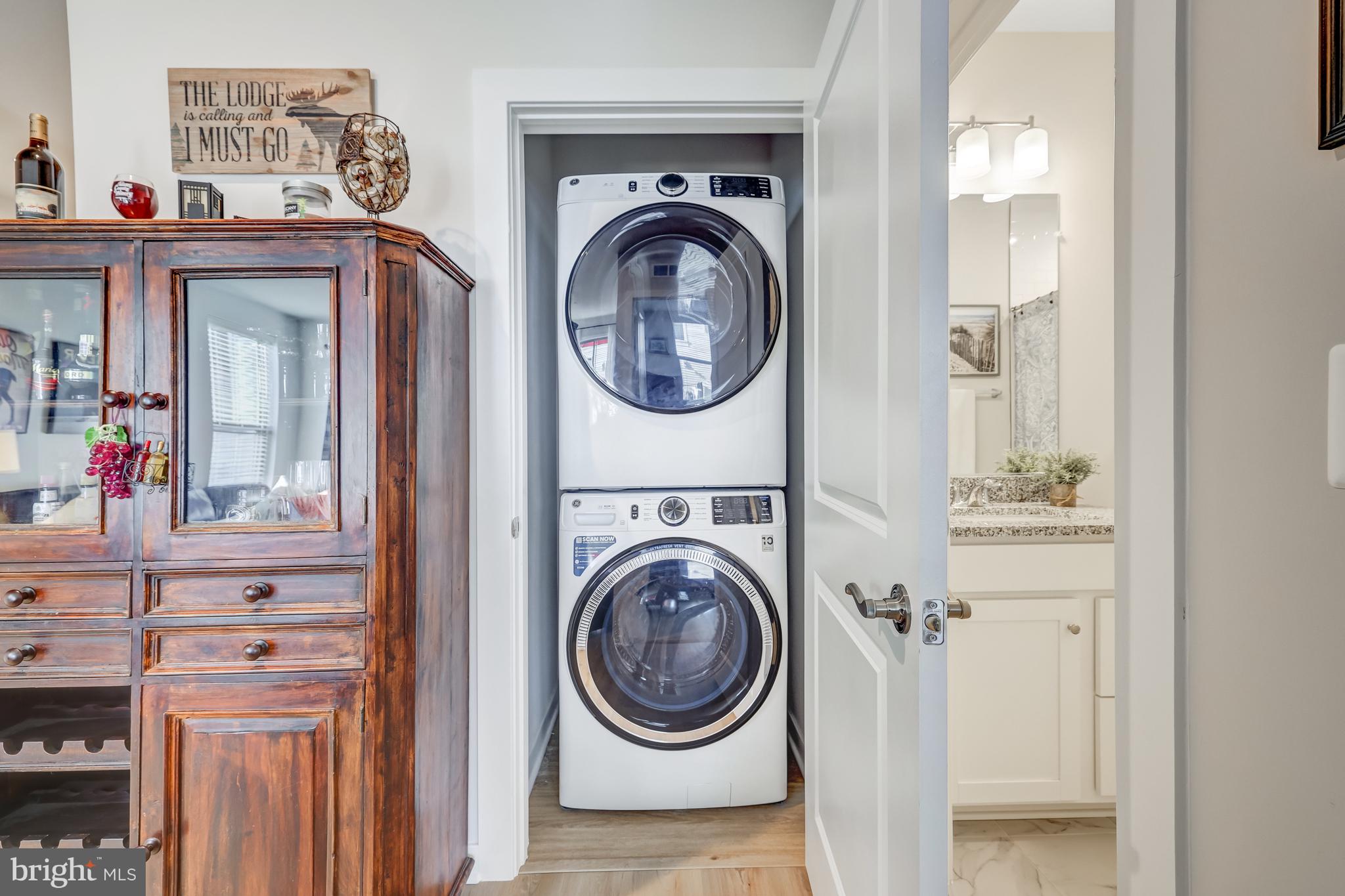 13683 Innovation Station Loop Herndon, VA 20171 - Photo 27 of 32 Full Size Washer / Dryer