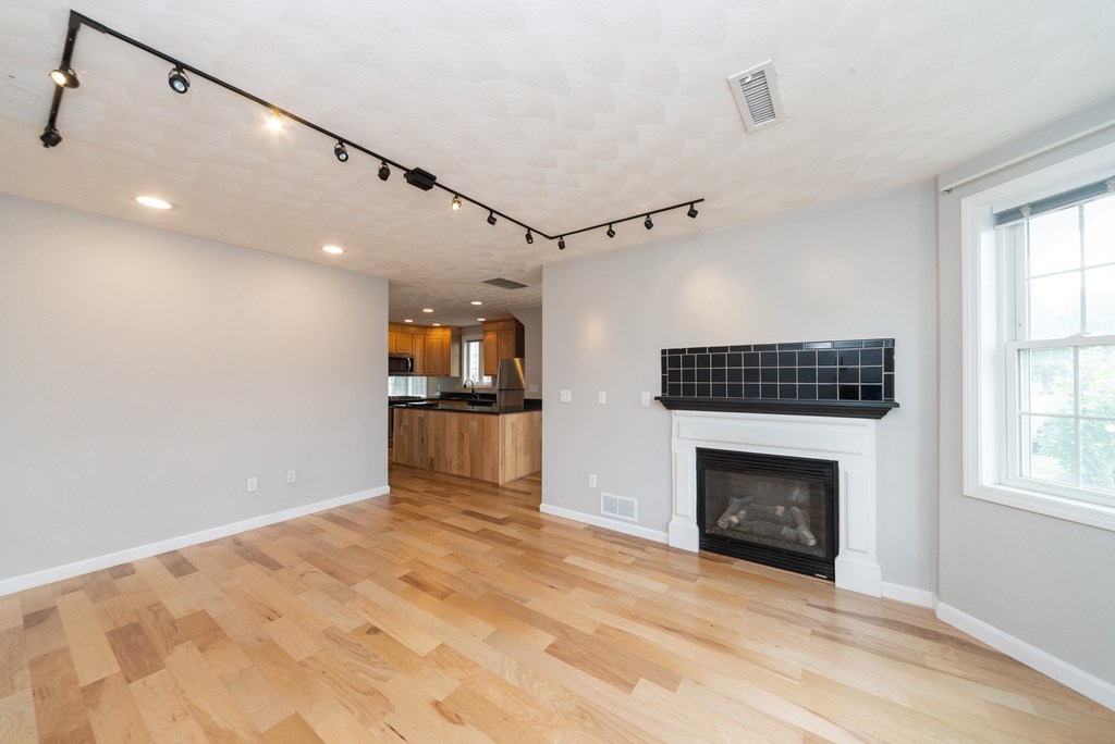 188 Beach Road, Unit 2 Salisbury, MA 01952 - Photo 12 of 27 Gallery Image 12