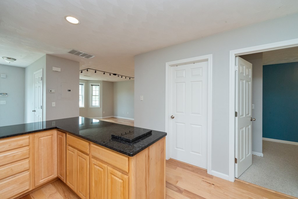 188 Beach Road, Unit 2 Salisbury, MA 01952 - Photo 4 of 27 Gallery Image 4
