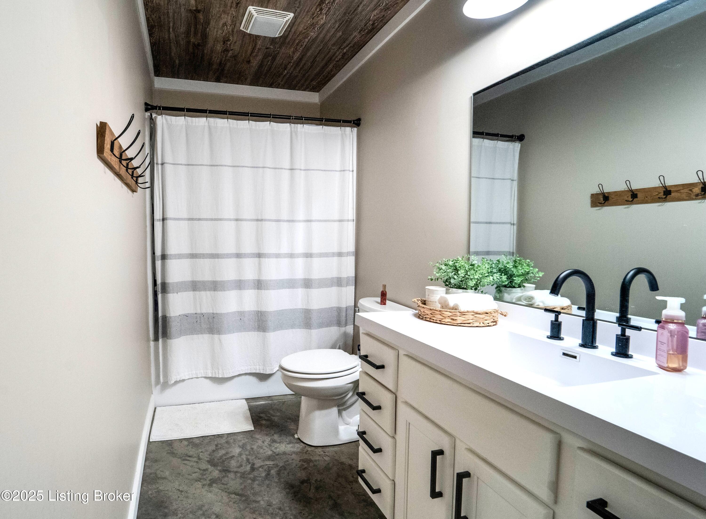 538 Paradise Pointe Road Mount Eden, KY 40046 - Photo 14 of 35 Bathroom 2