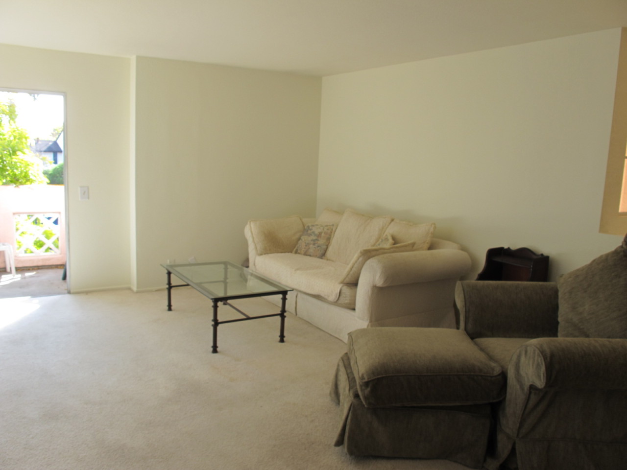 7142 Phelps Road Goleta, CA 93117 - Photo 3 of 7 Living Room