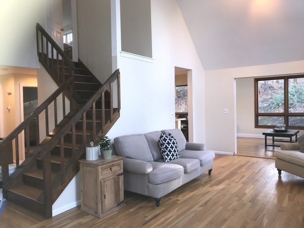 25 Carriage House Path Ashland, MA 01721 - Photo 3 of 37