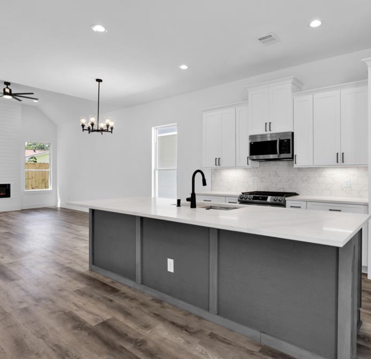 4728 Cruse Road Houston, TX 77016 - Photo 8 of 19 Gallery Image 8