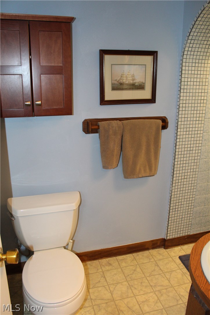 2441 Dentzler Road Parma, OH 44134 - Photo 13 of 17