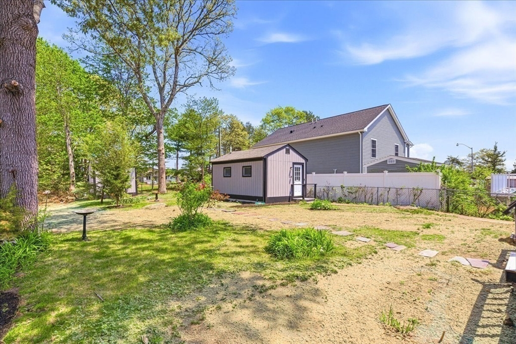 64 Rose Point Avenue Wareham, MA 02576 - Photo 10 of 37