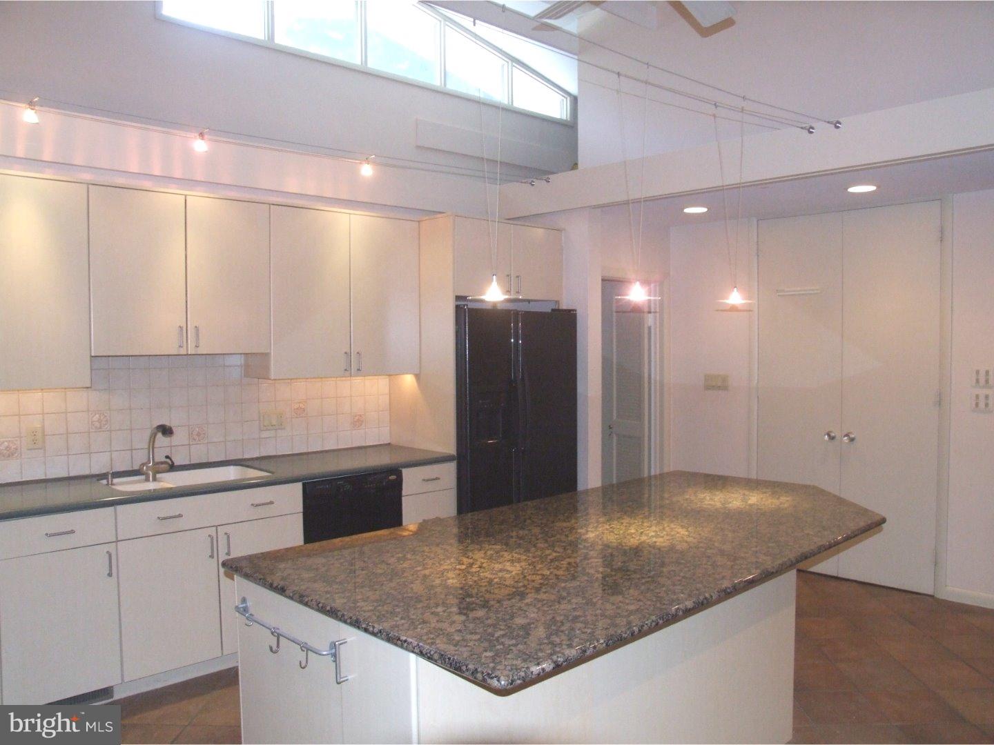 246 Keller Road Berwyn, PA 19312 - Photo 10 of 25 Kitchen