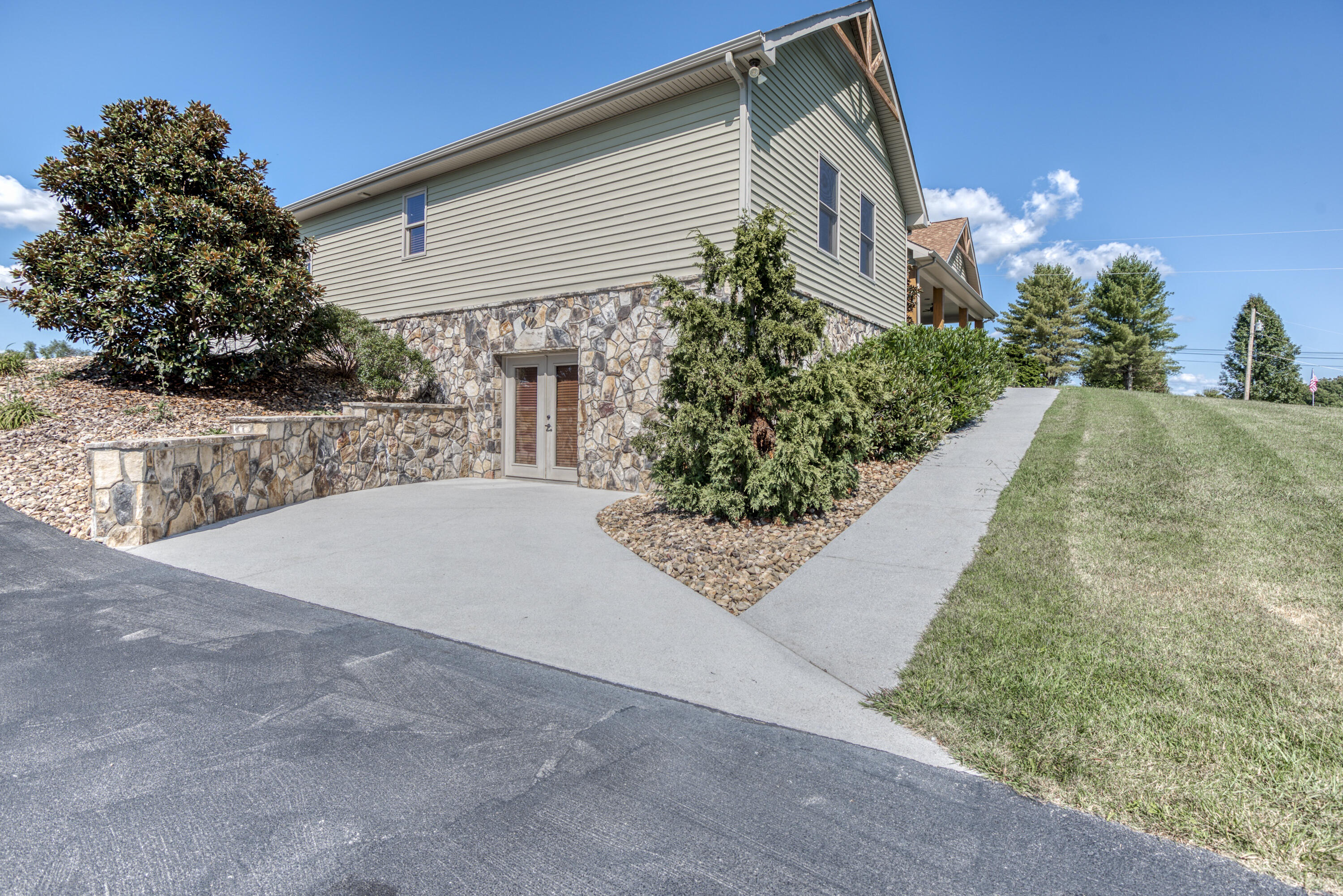 18615 Cleveland Road Abingdon, VA 24211 - Photo 5 of 56 18615-Cleveland-Rd-Abingdon-VA Matt-Smit