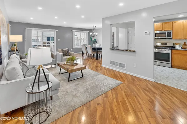 $575,000 | 18 Bridge Pointe Drive, Unit 18, South Amboy, NJ 08879