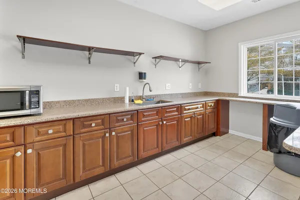 $575,000 | 18 Bridge Pointe Drive, Unit 18, South Amboy, NJ 08879